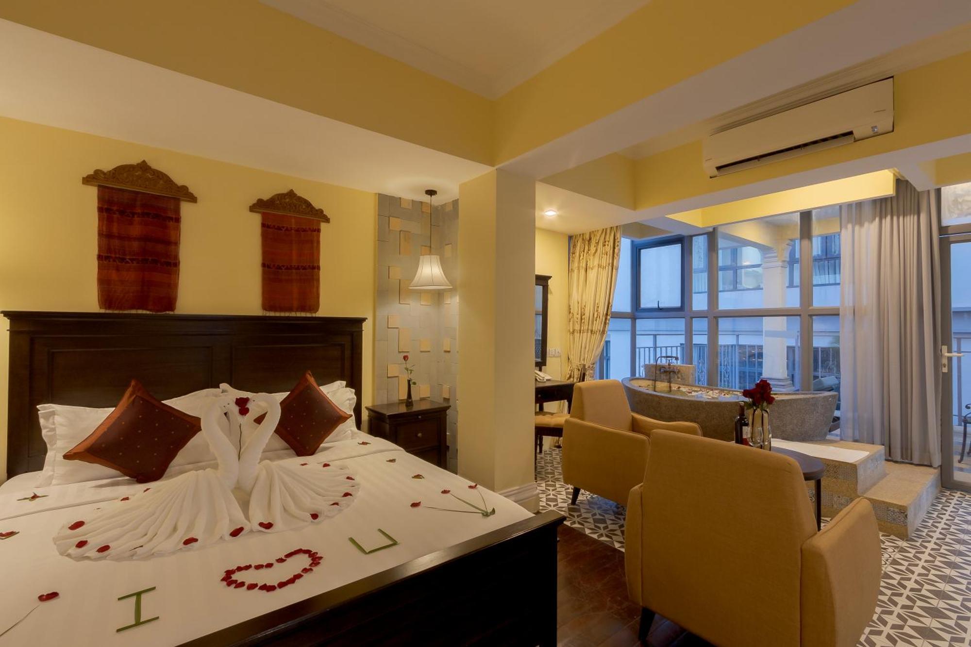 Arison Hotel Phnom Penh Exterior photo